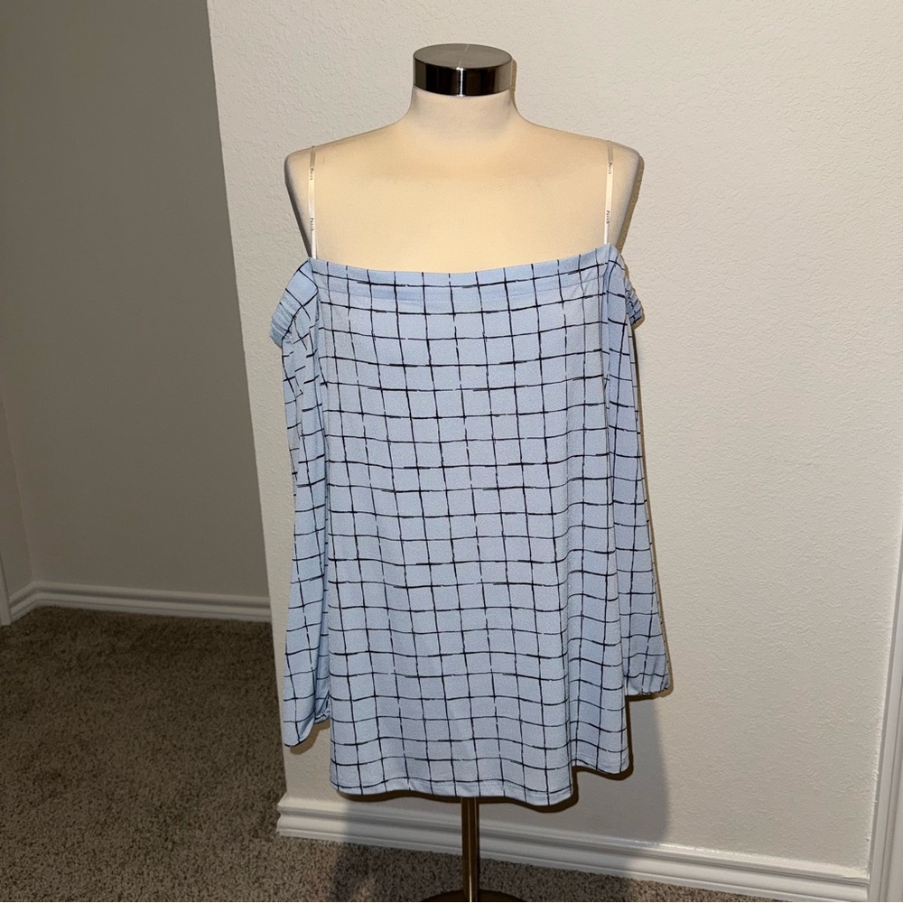 Off-Shoulder Light Blue Grid Pattern Top - Picture 3 of 9